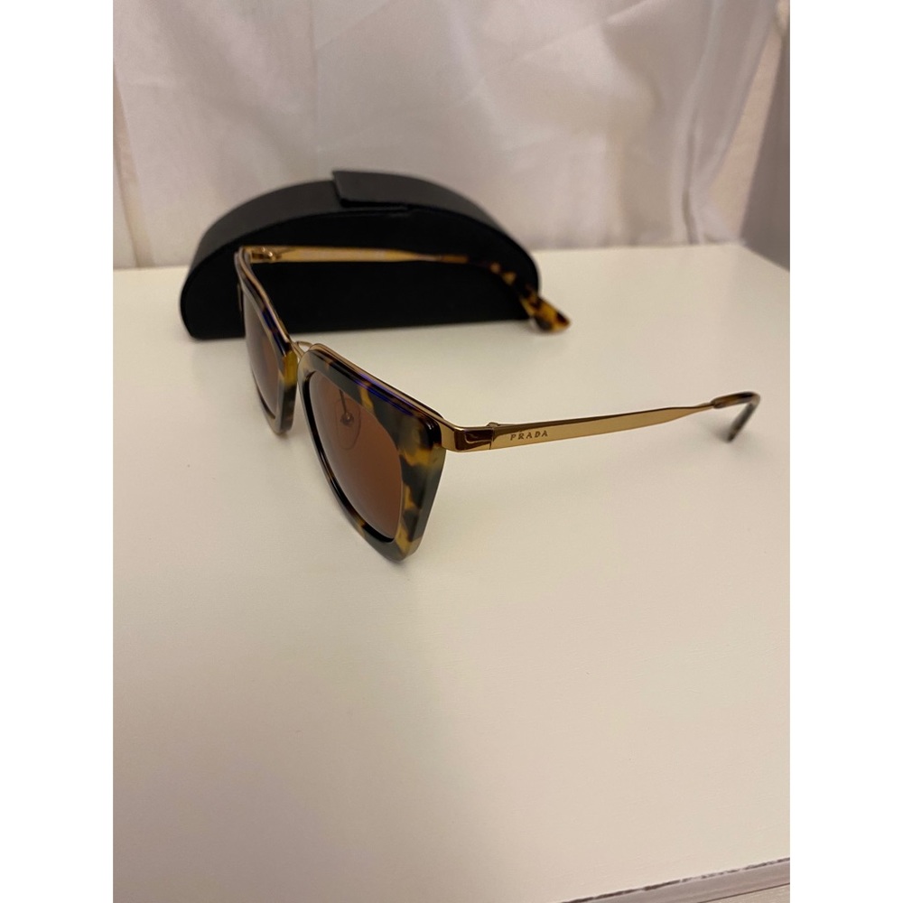Prada Sunglasses Cat Eye style. Gradient lens. - Picture 6 of 8